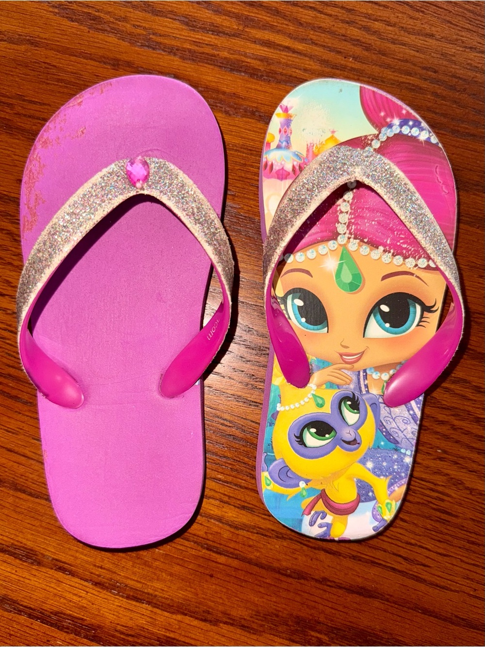 Toddler Girls' Shimmer & Shine Character Glitter Strap Flip Flops